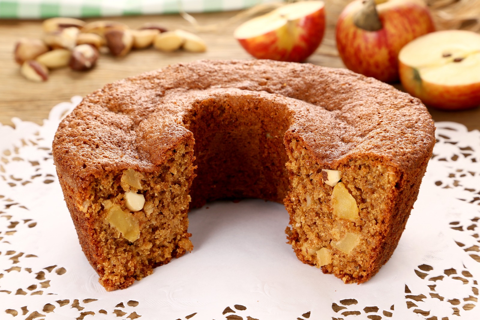 Bolo Integral de Maçã com Castanha