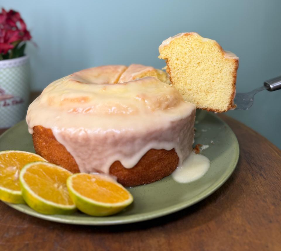 Bolo de Laranja com Glacê